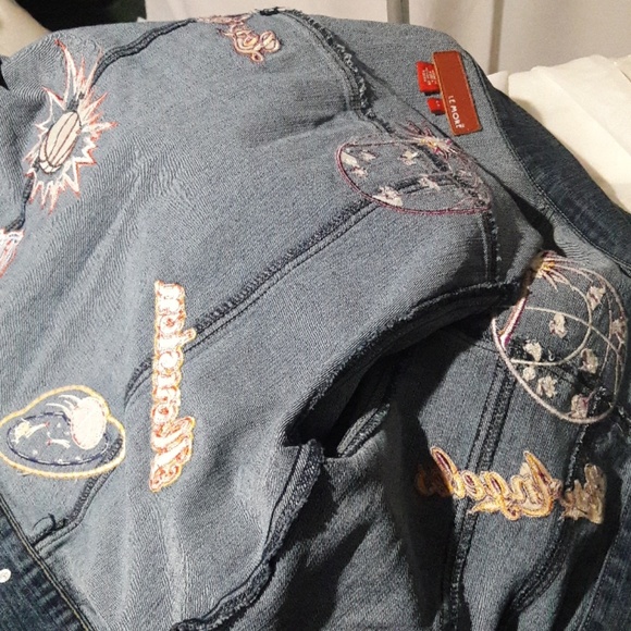 Denim jacket w bball teams  M / L - Picture 8 of 8